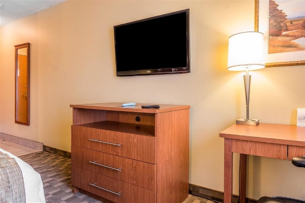 Quality Inn & Suites Hawkesbury